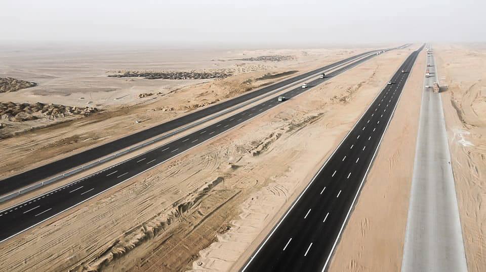 The Cairo-Asyut Western Desert Road in Egypt (file photo)