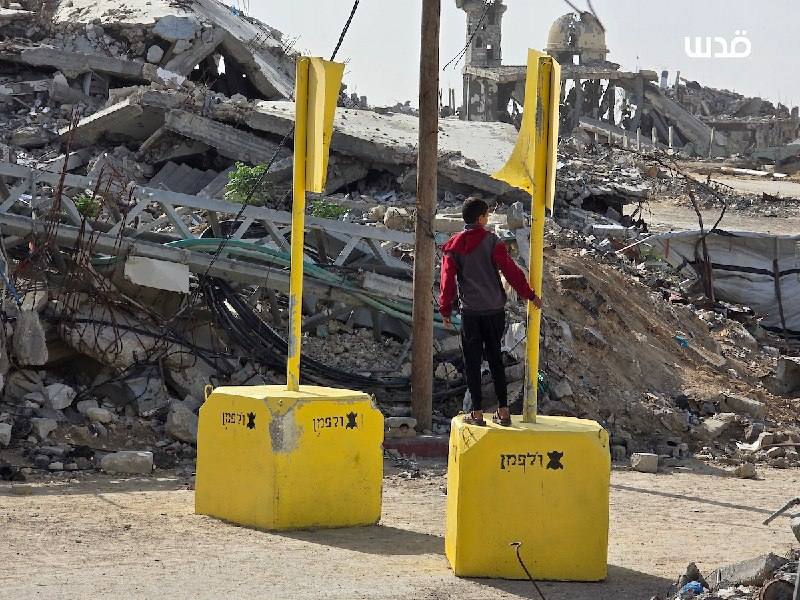 Yellow concrete blocks marking the Yellow Line in Gaza (file photo)