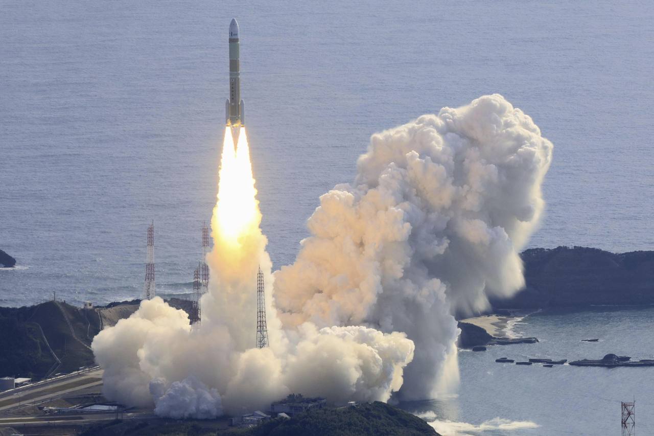 An H3 rocket lifting off from Tanegashima Space Center in Japan (file photo)