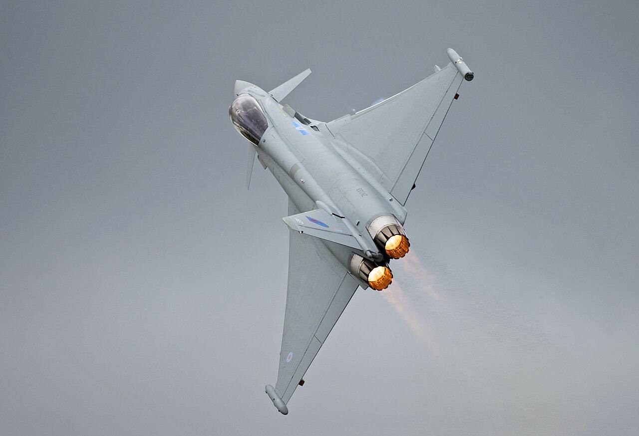An RAF Eurofighter Typhoon in flight (Wikimedia Commons file photo)