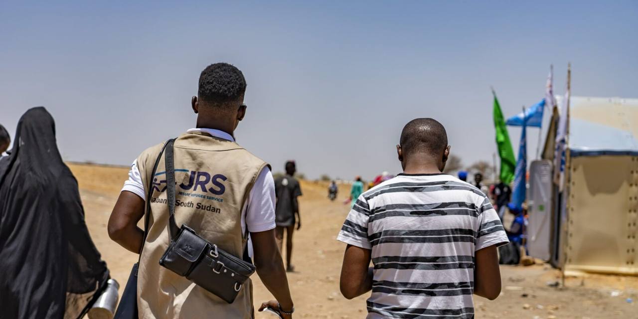 Sudanese people displaced by the civil war at a transit point (file photo)