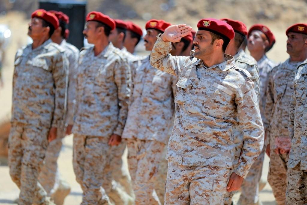 Yemeni government troops on parade (file photo)