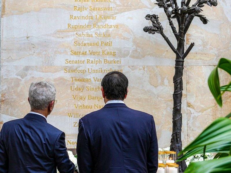 Marco Rubio and S. Jaishankar at the 26/11 memorial at the Taj Hotel, Mumbai