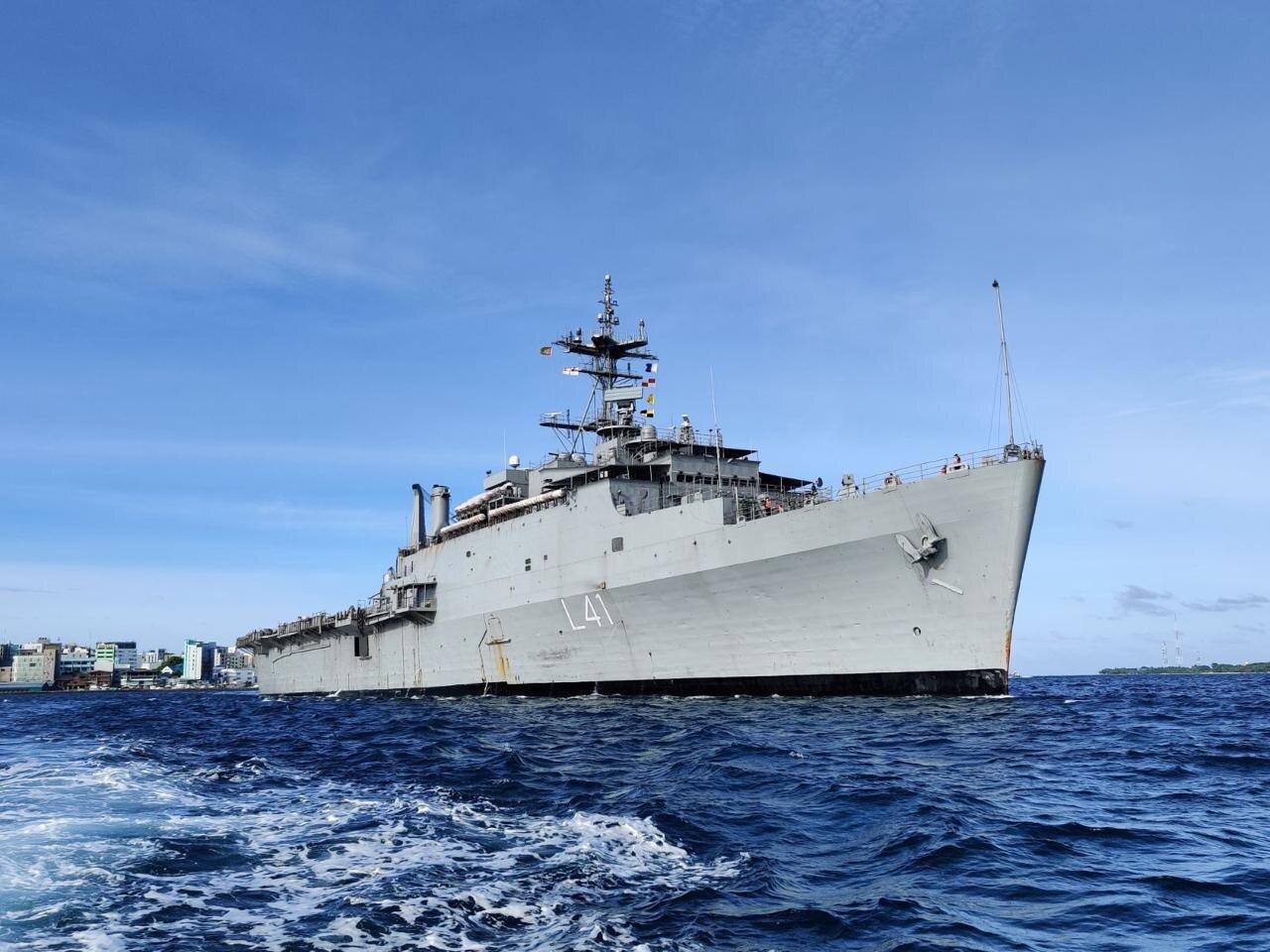 INS Jalashwa, the Indian Navy's only amphibious landing platform dock at present, at sea