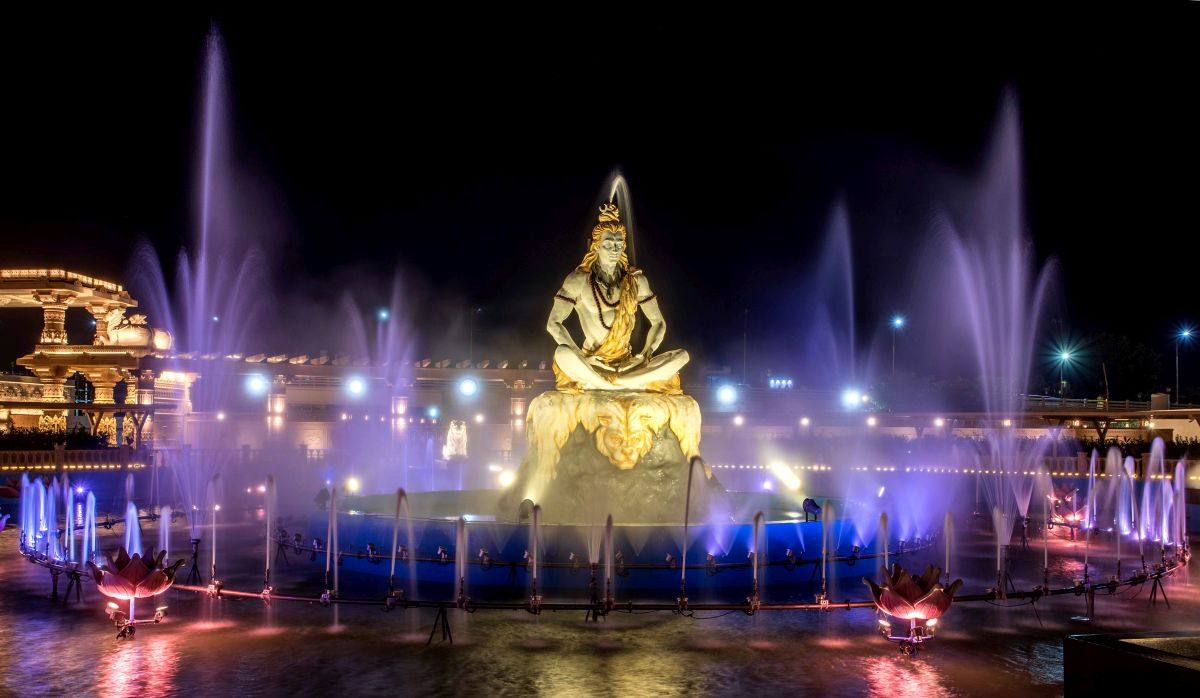 Illuminated Shri Mahakal Lok corridor in Ujjain at night (file photo)