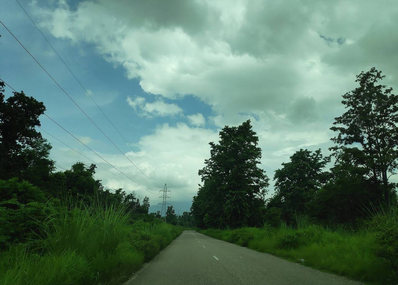 {'en': 'A highway in Nepal (file photo)', 'pa': 'ਨੇਪਾਲ ਵਿੱਚ ਇੱਕ ਹਾਈਵੇਅ (ਫਾਈਲ ਫੋਟੋ)', 'hi': 'नेपाल में एक हाईवे (फाइल फोटो)'}