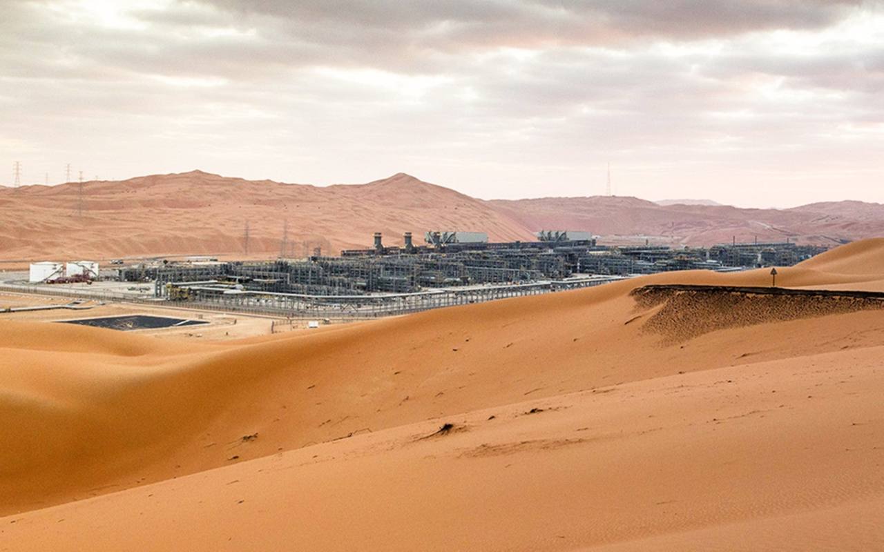 Aerial view of Saudi Aramco's Shaybah oil field and recovery plant in Saudi Arabia (file photo)